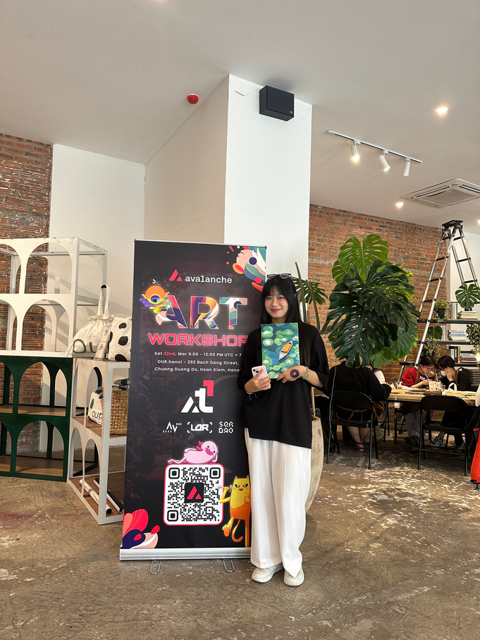 Thanh Binh at Avalanche Art Workshop event in Hanoi